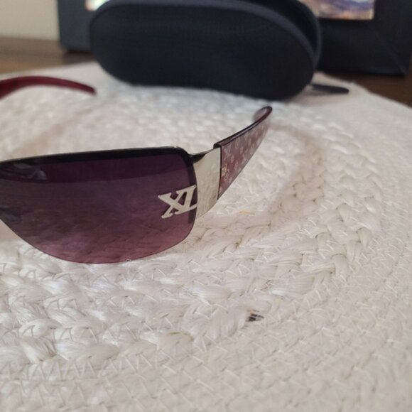 Italian Design Sunglasses - Picture 5 of 9